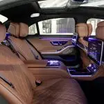 Intérieur cuir de la Mercedes Classe S, transfert privé avec chauffeur vers les stations de ski